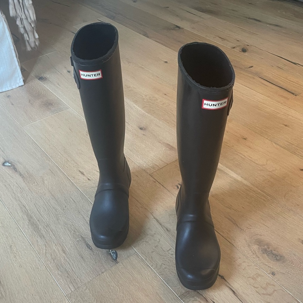 ☔️ Hunter Rain boots - Matte Black ☔️ Size 9
